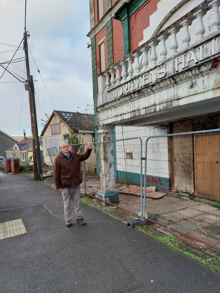Former council leader demands to know what can be done with derelict workingmen’s hall in the Amman Valley