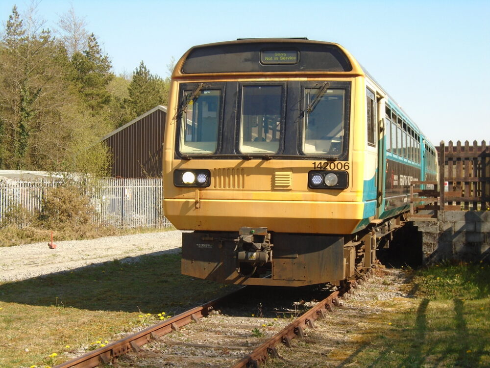 Cynheidre DMU Running Day with Pacer No. 142 006