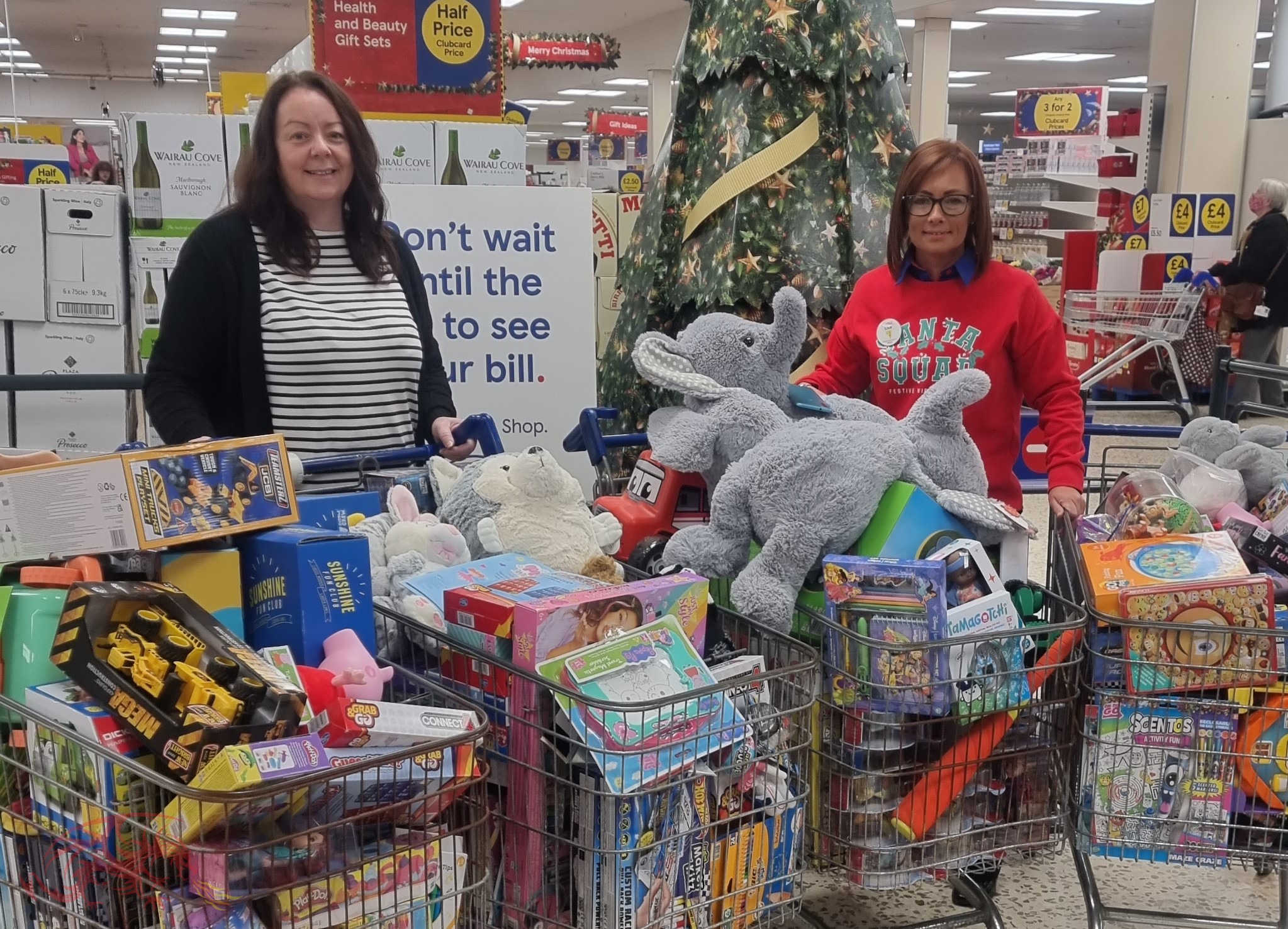 Llanelli shoppers thanked for toy donations