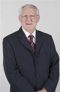 Councillor Trevor Watkins to replace Martyn Kellaway as Newport Mayor