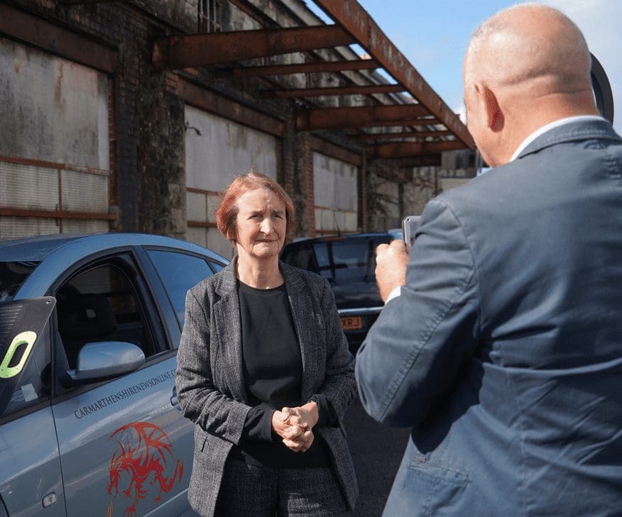 Dame Nia Griffith calls on former Road Chef employees to respond to latest communication from REBTL