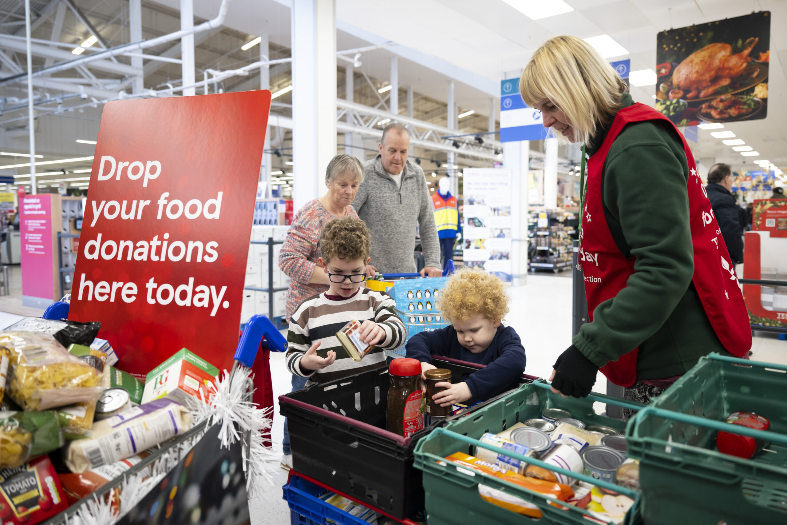 UK’s biggest food collection calls for Llanelli volunteers to support charities