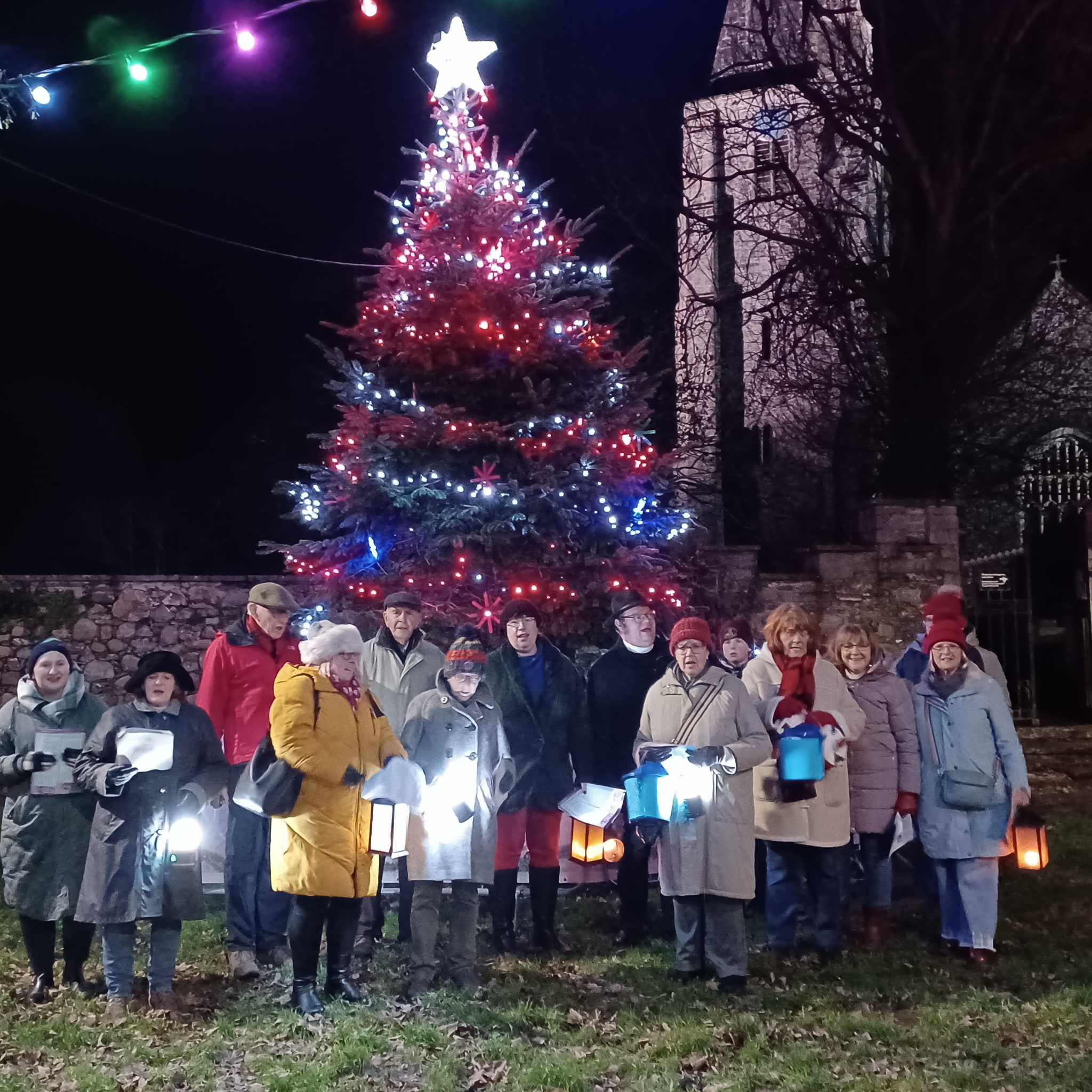Carol Singers hit the right  Christmas notes  in Kidwelly