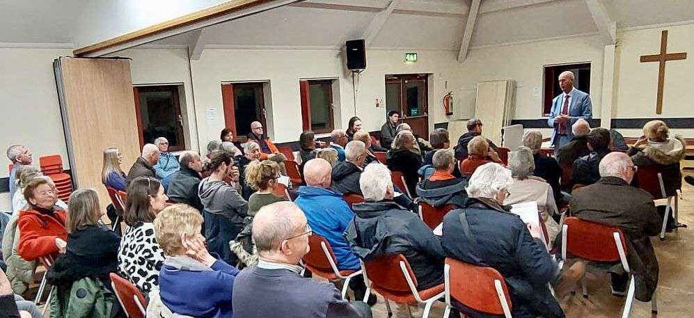 Cycle path gets thumbs down at community meeting