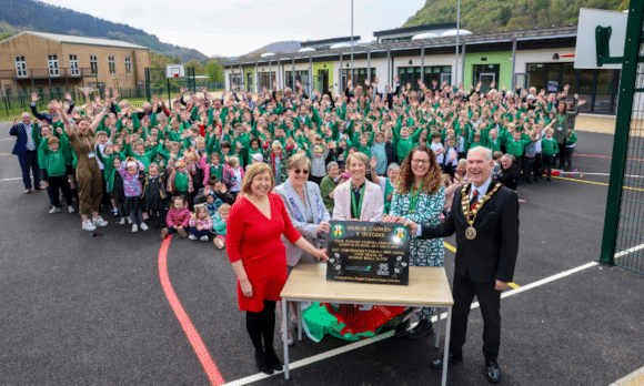 Cabinet Secretary for Education opens Ysgol Gymraeg Cwm Gwyddon