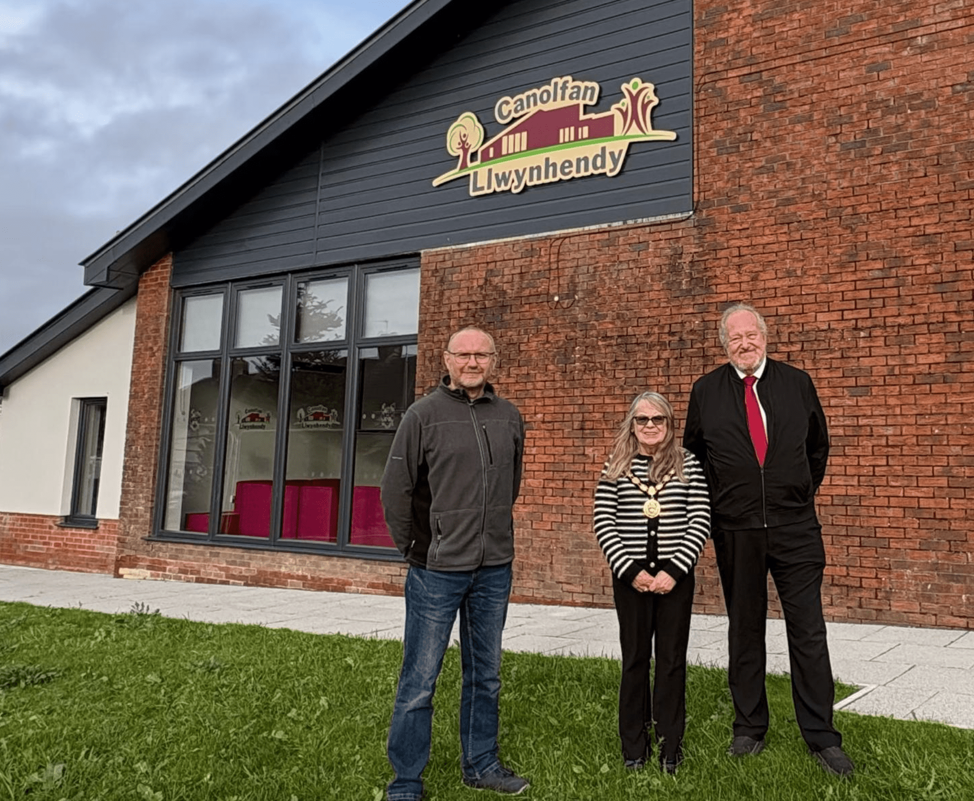Former Library Transformed into Vibrant Community Centre in Llwynhendy